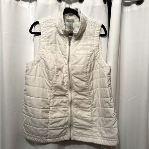 Catherine’s white thin winter vest